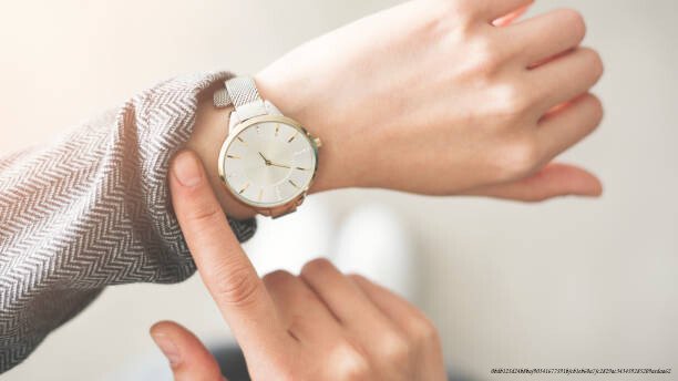 MONTRE POUR FEMME : COMMENT CHOISIR CELLE QUI CORRESPOND LE MIEUX À VOS BESOIN 4 Comment choisir son bracelet ?