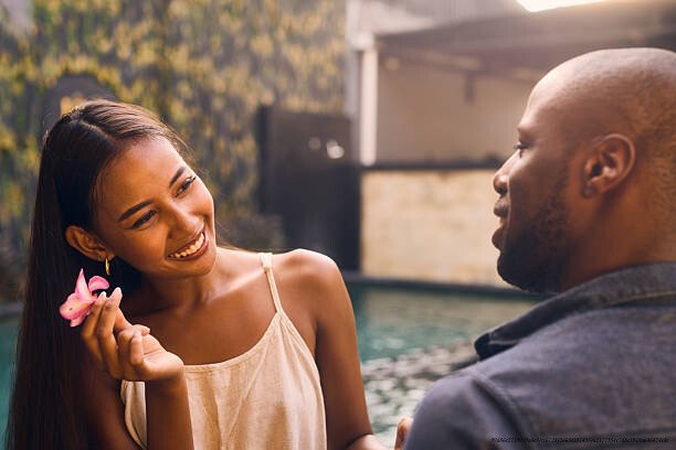 COMMENT AVOIR UNE VIE DE COUPLE ÉPANOUIE 4 Montrez de l’intérêt à votre conjoint !