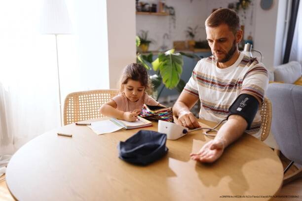 COMMENT TRAITER L'HYPOTENSION ARTÉRIELLE 8 Faites régulièrement de l'activité physique