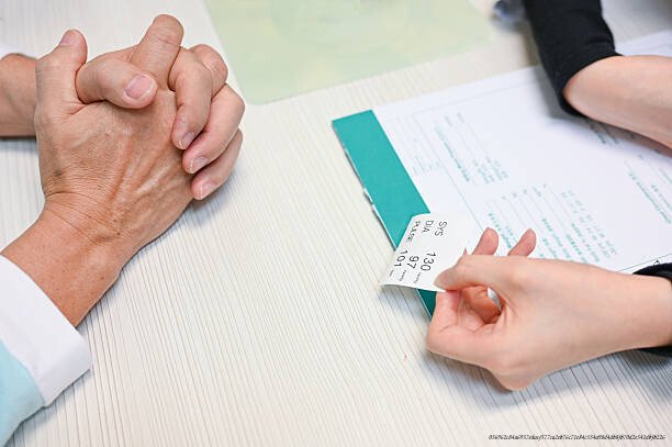 COMMENT TRAITER L'HYPOTENSION ARTÉRIELLE 5 Discutez de la possibilité de changer de médicament