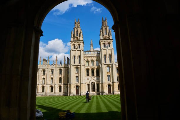 COMMENT ENTRER À L'UNIVERSITÉ D'OXFORD 9 Sachez comment payer vos études