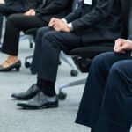 Entretien d'embauche : Séduire les recruteurs est crucial pour trouver ou retrouver un emploi. Les premières minutes d'un entretien