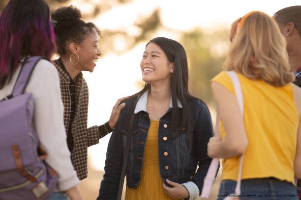 COMMENT SE FAIRE DE NOUVEAUX AMIS AU LYCÉE 2 Se faire de nouveaux amis au lycée
