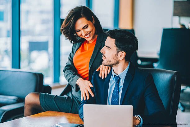 COMMENT RÉSISTER À SON ATTIRANCE POUR UN COLLÈGUE 2 Résister à son attirance pour un collègue