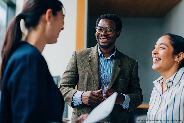 COMMENT INTERPRÉTER LES EXPRESSIONS FACIALES 5 Apprenez à reconnaitre la surprise