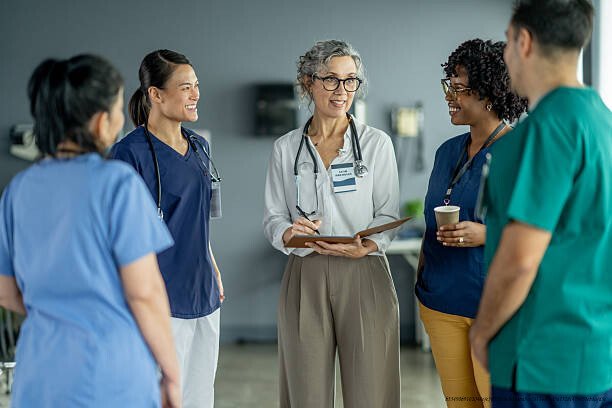 COMMENT INFLUENCER LES AUTRES SANS LES MANIPULER 4 Ne critiquez pas, si vous voulez influencer les autres facilement