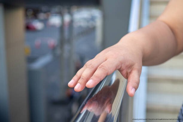 COMMENT FAIRE DU SPORT 4 Prendre les escaliers plutôt que l’ascenseur