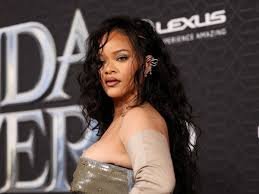 RIHANNA : UN EXEMPLE PAR EXCELLENCE POUR LES JEUNES FEMMES NOIRES 3 RIHANNA