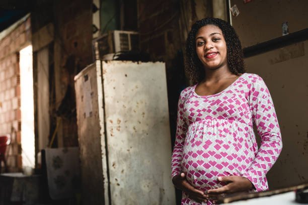 LES CONSÉQUENCES DES GROSSESSES PRÉCOCES