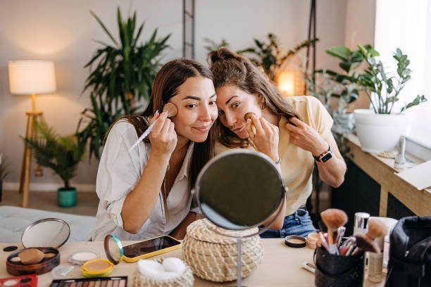 MAKEUP : COMMENT BIEN FAIRE SON MAQUILLAGE 2 MAKEUP : COMMENT BIEN FAIRE UN MAQUILLAGE