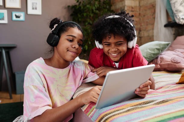 LA SUREXPOSITION DES ENFANTS AUX ÉCRANS : POURQUOI ET COMMENT LUTTER CONTRE CE FLÉAU 5 EST - CE QUE JOUER SUR UN ORDINATEUR OU UNE TABLETTE EST NÉCESSAIRE AU DÉVELOPPEMENT