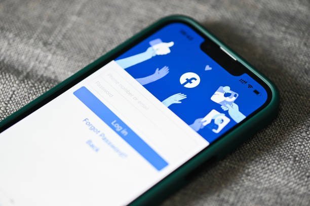 COMMENT ABORDER ET RENCONTRER LES CÉLIBATAIRES SUR FACEBOOCK
