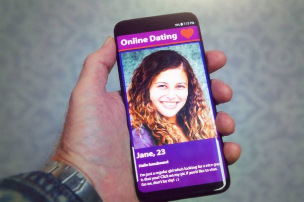 LA COMPLIMENTER ? FAITES LE INTELLIGEMMENT