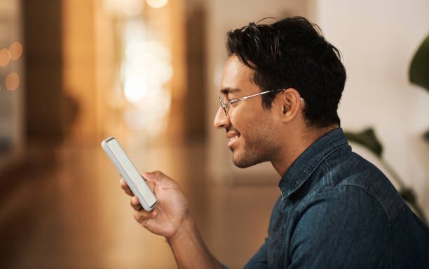 ABORDER ET RENCONTRER LES CÉLIBATAIRES SUR FACEBOOCK