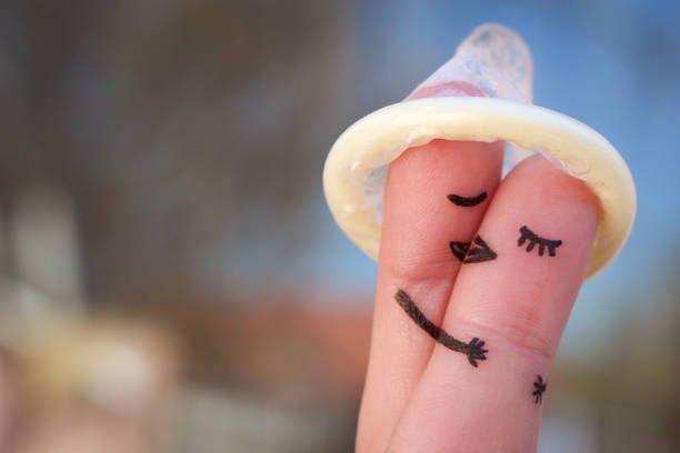 SE PROTÉGER DES INFECTIONS SEXUELLEMENT TRANSMISSIBLES