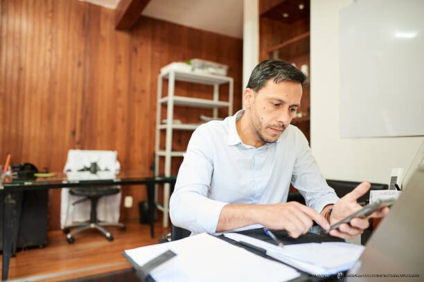 COMMENT RÉAGIR LORSQU'UN EX REPREND CONTACT 4 Attendre 24 heures avant de répondre