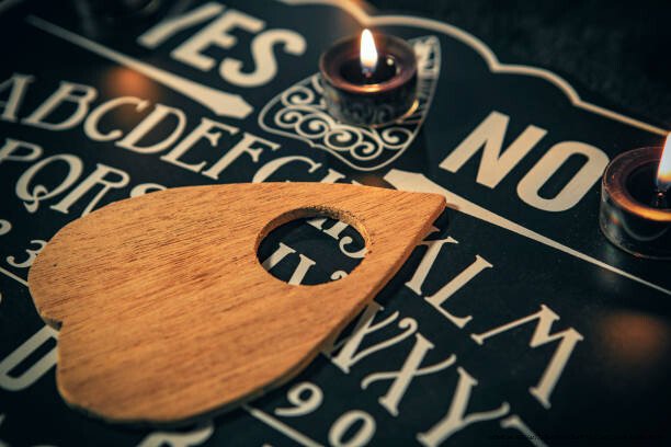 COMMENT PARLER AUX FANTÔMES 4 Prêtez attention à d'autres formes de communication que vous pourriez ressentir