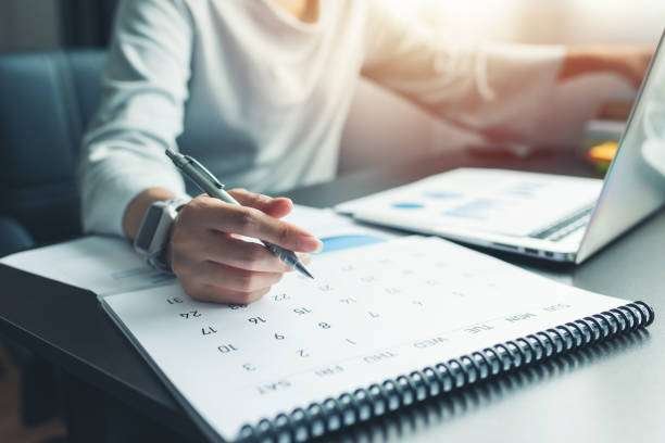 PLANNING DE TRAVAIL : LES ASTUCES POUR CREER UN PLANNING DE TRAVAIL 6 Créer un planning de travail et s'y tenir c'est une compétence