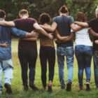 RELATIONS SOCIALES : POURQUOI S’ENTOURER DE GENS DIFFERENTS 🔥