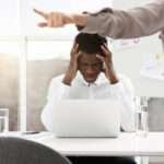 Supérieur raciste au travail