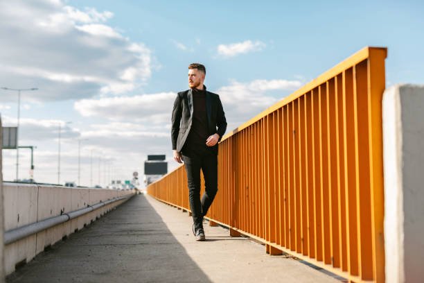 COMMENT MARCHER AVEC ELEGANCE : ASTUCES ET CONSEILS 2 Marcher avec élégance