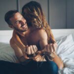 Se comporter comme une dominatrice :