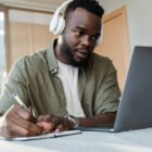 ETUDIER GRATUITEMENT DEPUIS L’AFRIQUE : 7 PLATEFORMES EN LIGNE QUI CHANGERONT VOTRE VIE