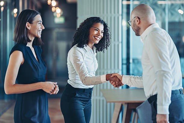 COMMENT DEVELOPPER UNE RELATION AVEC UN CLIENT 4 Créer un sentiment d'appartenance