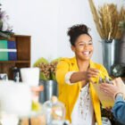 COMMENT DEVELOPPER UNE RELATION AVEC UN CLIENT