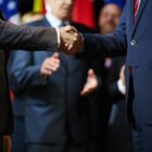 POURQUOI LES JEUNES DOIVENT COMPRENDRE LA POLITIQUE (MEME SI CA TE SAOULE)