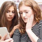 RELATIONS TOXIQUES CHEZ LES JEUNES : COMMENT LES REPERER ET S’EN SORTIR