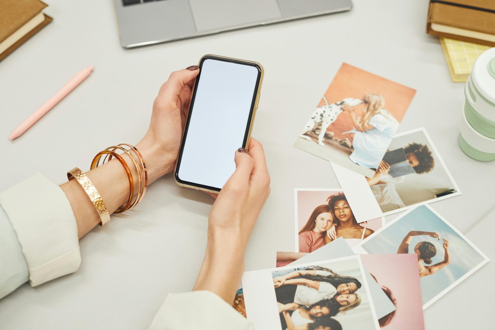 LES MEILLEURES EXTENSIONS CANVA POUR CREER DES POSTS VIRAUX 1 extensions Canva