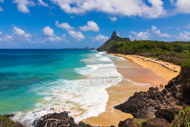 LES 5 PLUS BELLES PLAGES DU MONDE 6 Baia do Sancho