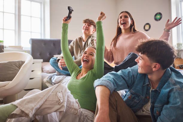 ROBLOX WORDLE ET BLOOKET : LES JEUX EN LIGNE PRISES PAR LES JEUNES 4 L'impact social des jeux en ligne