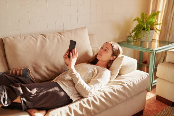 L'IMPACT DES RESAUX SOCIAUX SUR LA SANTE MENTALE 5 Stratégies pour une utilisation saine des réseaux sociaux