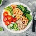 NUTRITION EQUILIBREE : GUIDE POUR LES JEUNES ACTIFS