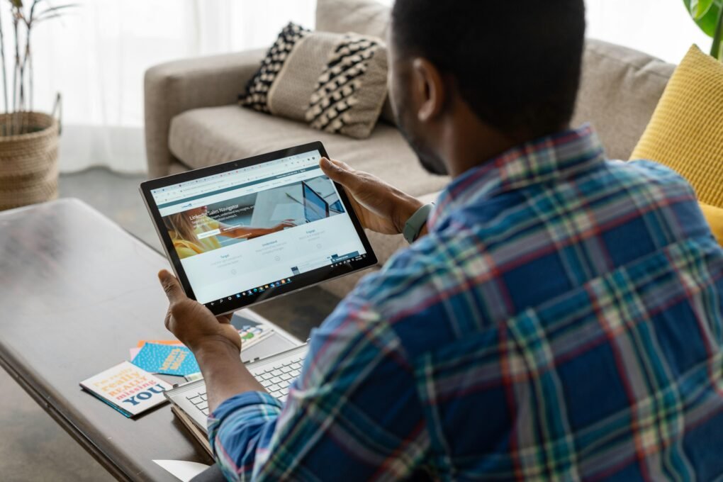 COMMENT UTILISER LINKEDIN POUR TROUVER UN JOB 5 Préparer les Entretiens Grâce à LinkedIn
