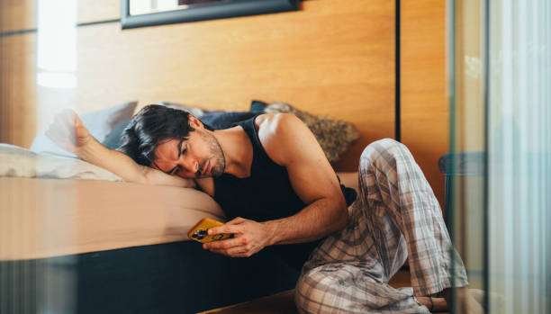 COMMENT GÉRER SES PREMIÈRES RELATIONS AMOUREUSES À L'ÈRE DU DIGITAL 4 Naviguer dans les hauts et les bas émotionnels