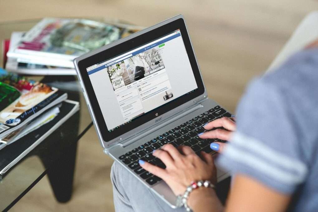 POURQUOI FACEBOOK RESTE INCONTOURNABLE MALGRE TIKTOK ET INSTAGRAM 5 Communauté et connexion humaine