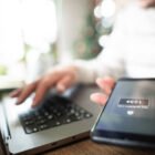 COMMENT DÉTECTER ET ÉVITER LES ARNAQUES EN LIGNE : GUIDE COMPLET