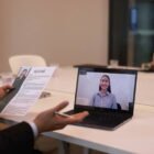 COMMENT REUSSIR SON ENTRETIEN D’EMBAUCHE EN VISIOCONFERENCE : LES 5 EUREURS A EVITER