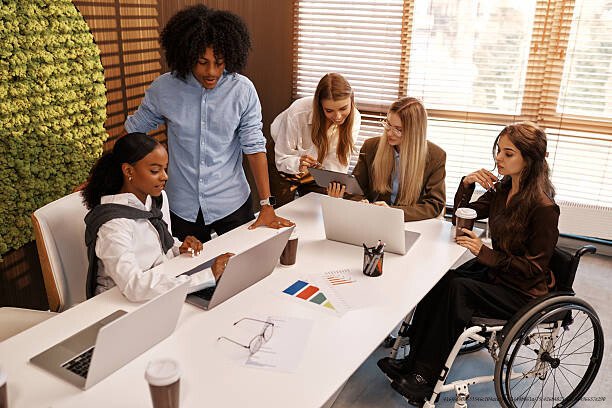 COMMENT PROMOUVOIR LA CULTURE DE L'INCLUSION ET DE LA DIVERSITE DANS LE MONDE DU TRAVAIL 6 Évaluer et ajuster les initiatives