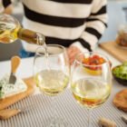 COMMENT CHOISIR UN BON VIN POUR ACCOMPAGNER UN DÎNER
