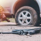 CHANGER UNE ROUE DE VOITURE EN TOUTE SECURITE 🔥