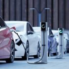 COMMENT CHOISIR ENTRE UNE VOITURE ELECTRIQUE ET HYBRIDE : LE GUIDE COMPLET 🔥