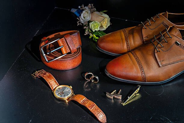 COMMENT ASSORTIR SA CEINTURE À SES CHAUSSURES : GUIDE PRATIQUE 6 L’importance des accessoires supplémentaires