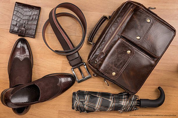 COMMENT ASSORTIR SA CEINTURE À SES CHAUSSURES : GUIDE PRATIQUE 2 Assortir sa ceinture à ses chaussures