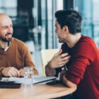 POURQUOI PARLER À QUELQU’UN AIDE RÉELLEMENT LE CERVEAU 🔥