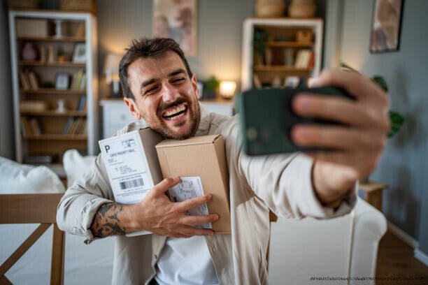 POURQUOI CERTAINES PERSONNES N'ARRIVENT JAMAIS À GARDER DE L' ARGENT 3 Les habitudes de dépense destructrices