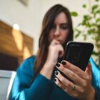 POURQUOI CERTAINES PERSONNES RÉPONDENT TOUJOURS EN RETARD AUX MESSAGES 🔥